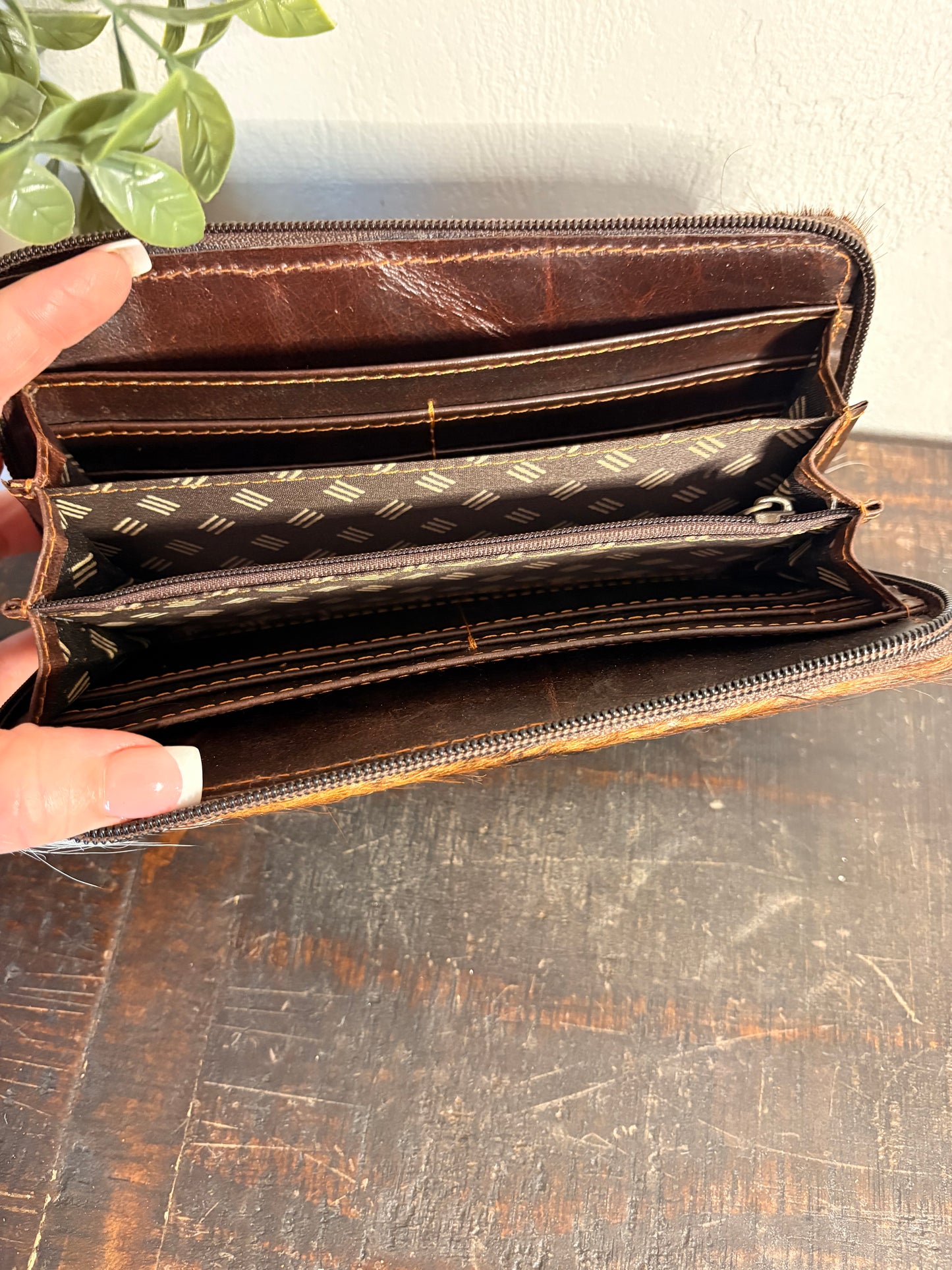 Cowhide Zipper Wallet