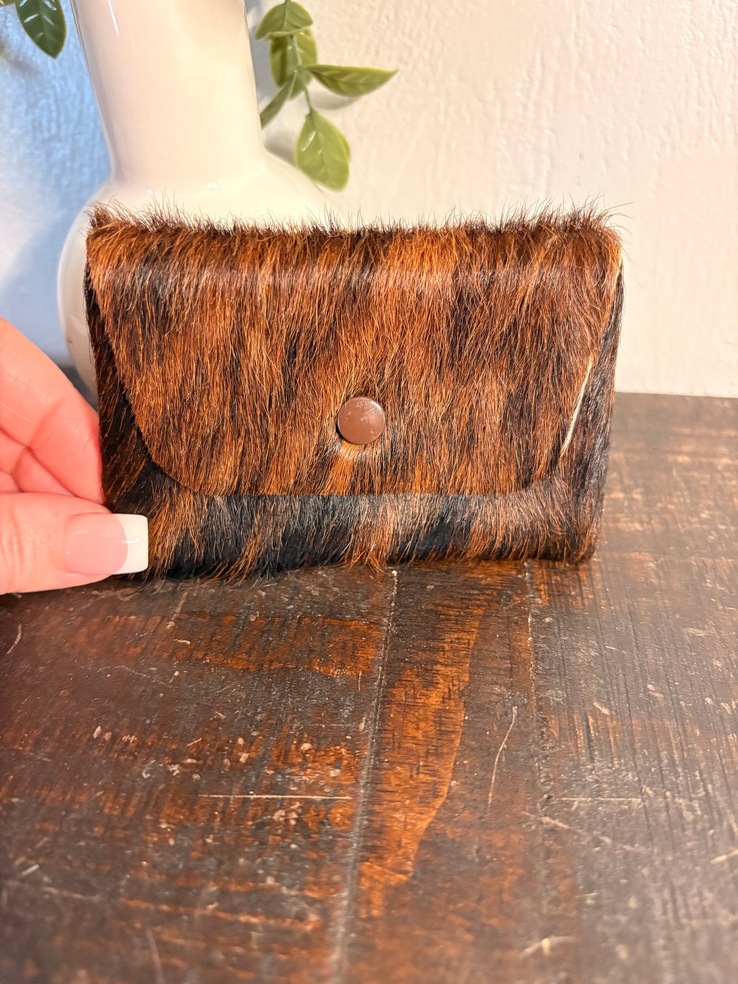 Brown Cowhide Ear Pod / Change Holder